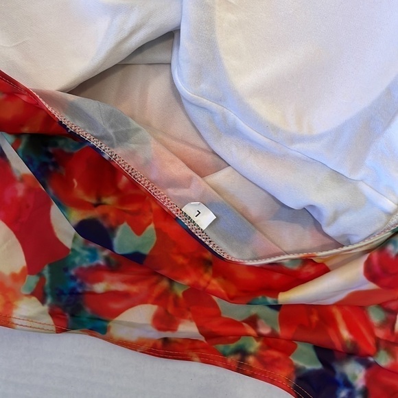 Colorful NWOT Peacock Feather Like Print Halter One Pc Swimsuit. D250/A370 - Picture 8 of 8